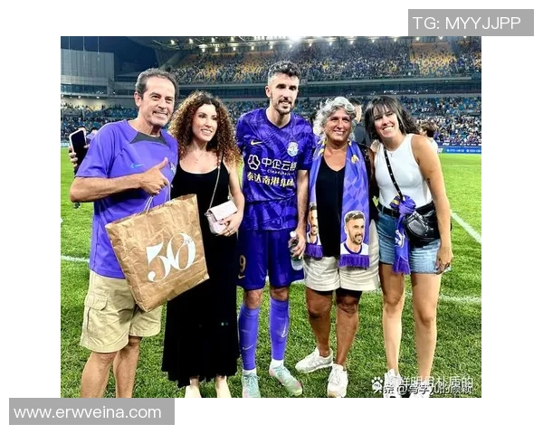 足球明星约架视频引发热议球场之外的较量让人瞩目